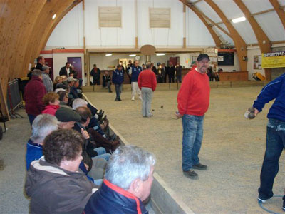 rencontre de coupe dans le boulodrome couvert de Lanester