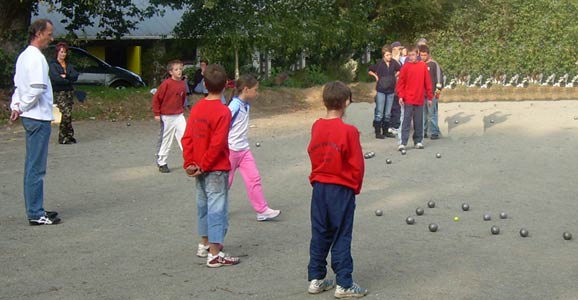 Doublette jeune entre le club minahouet et la pétanque lanesterienne