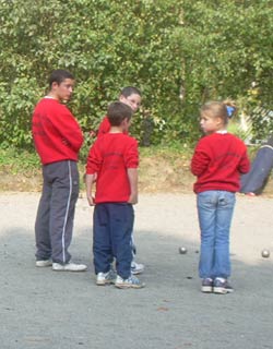 Conciliabule chez les jeunes de la pétanque lanestérienne