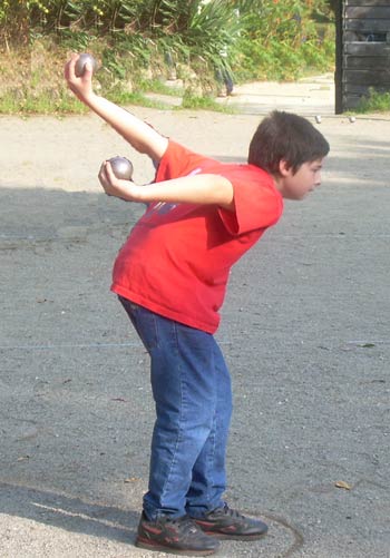 Jordan Le Moual, jeune minime gaucher très adroit de la pétanque pontivyenne