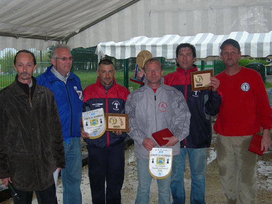 nos joueurs de jeu proven&ccedil;al sont tremp&eacute;s apr&egrave;s la finale