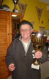 Le doyen du club de p&eacute;tanque de Locmiqu&eacute;lic