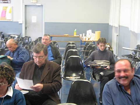 chacun potasse ses dossiers