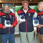 Les champions vétérans 2005 avec les trophées