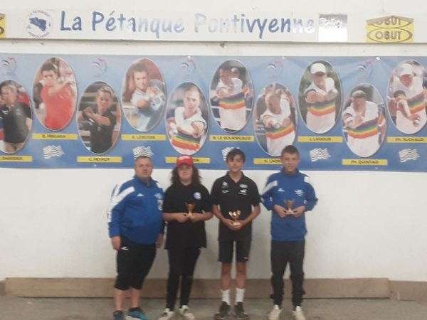 Une partie de l'équipe cadet en CDC 2025