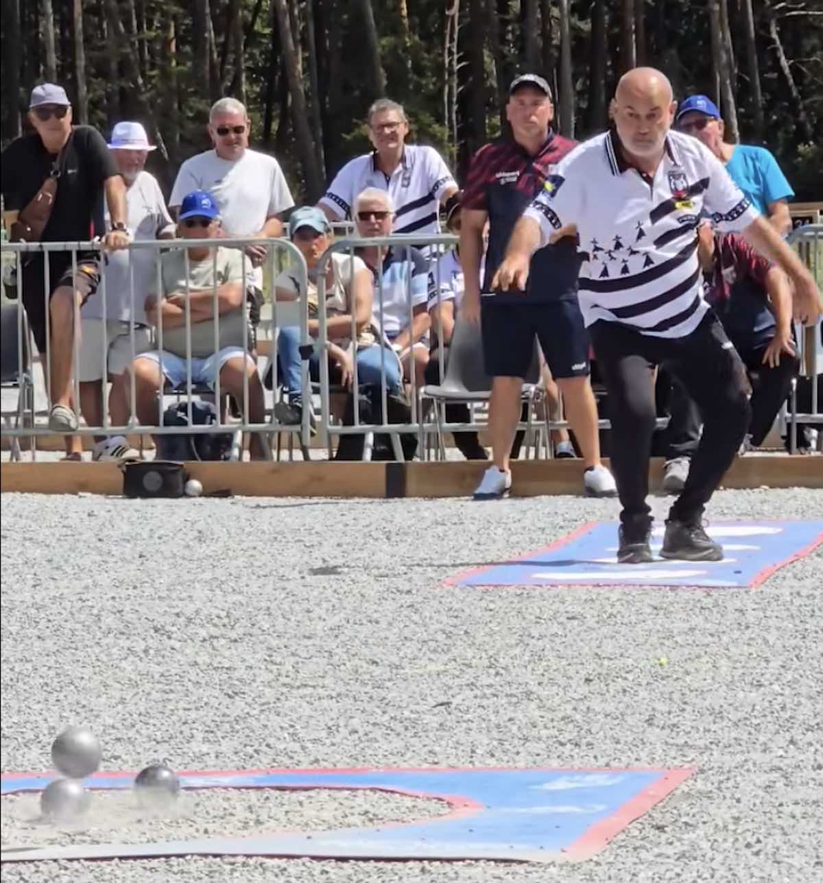 David réalise un carreau à la sautée